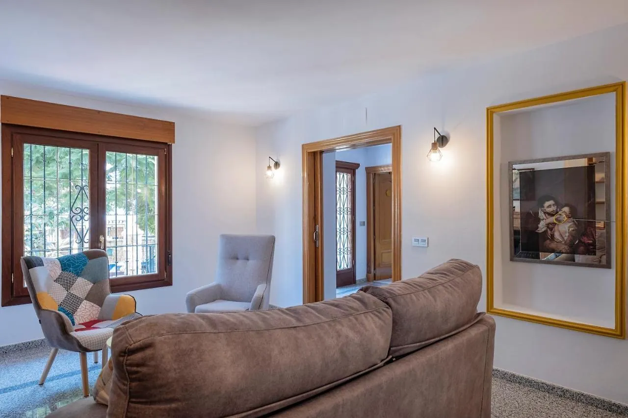 Tadawn Literary Coliving Bed and Breakfast Estepona 0*,  Spanje