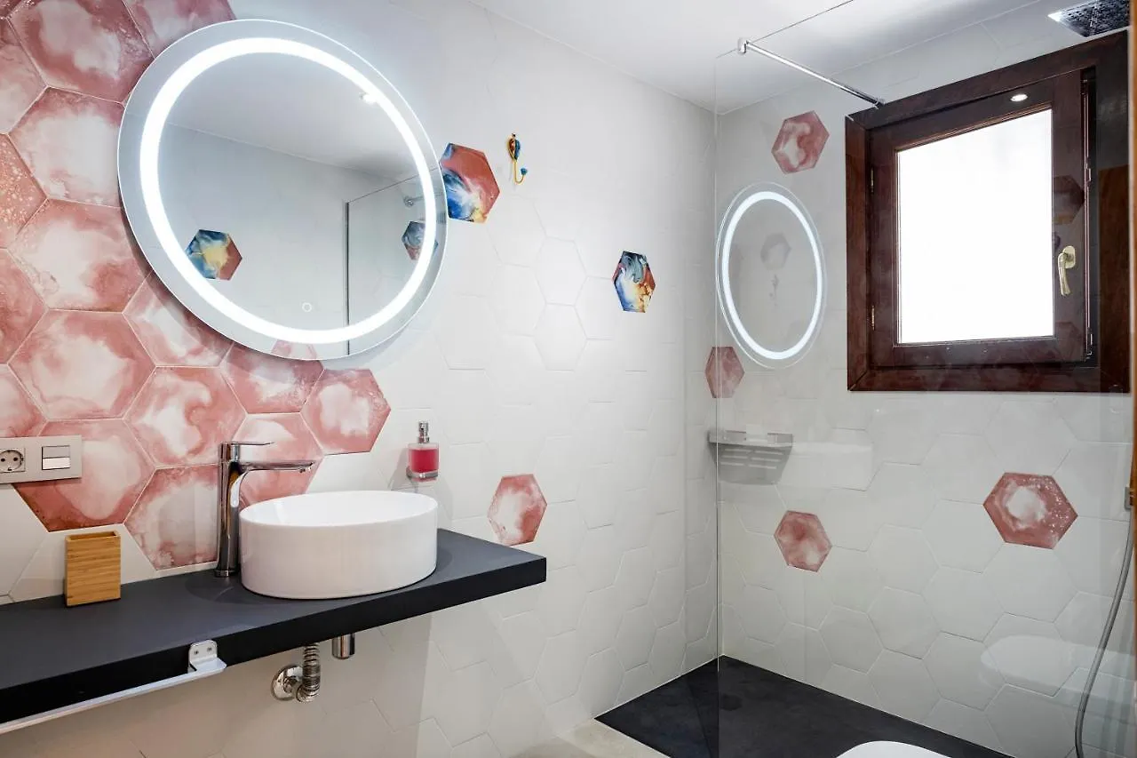 Tadawn Literary Coliving Bed and Breakfast Estepona Spanje