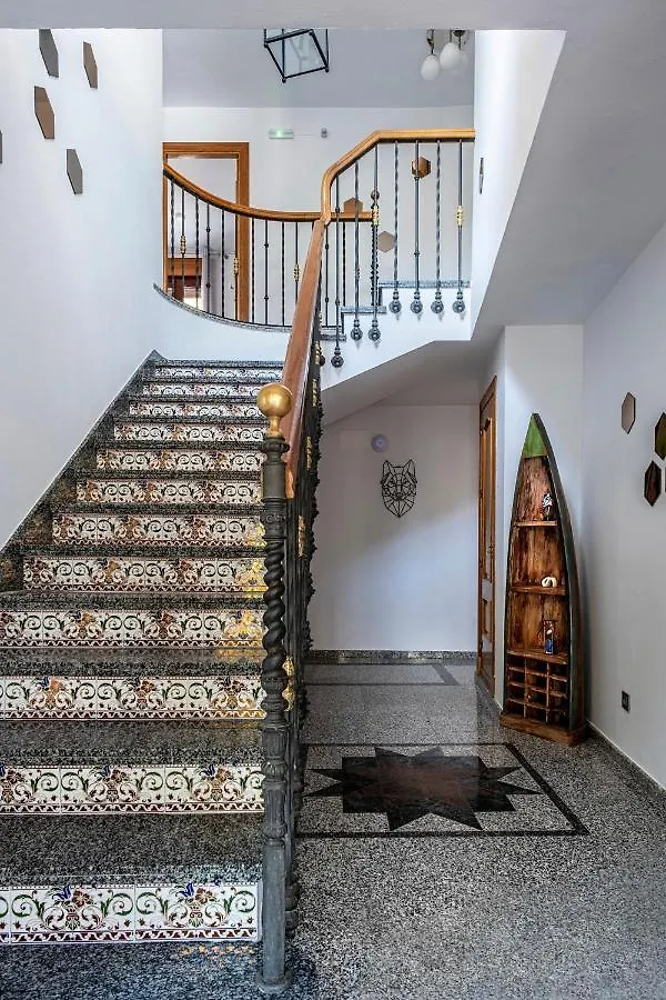 Tadawn Literary Coliving Bed and Breakfast Estepona Bed & Breakfast