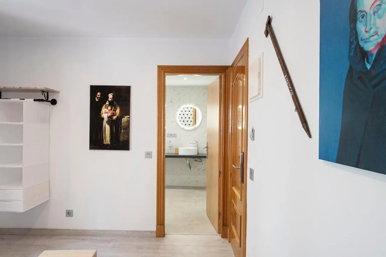 Tadawn Literary Coliving Bed and Breakfast Estepona Spanje